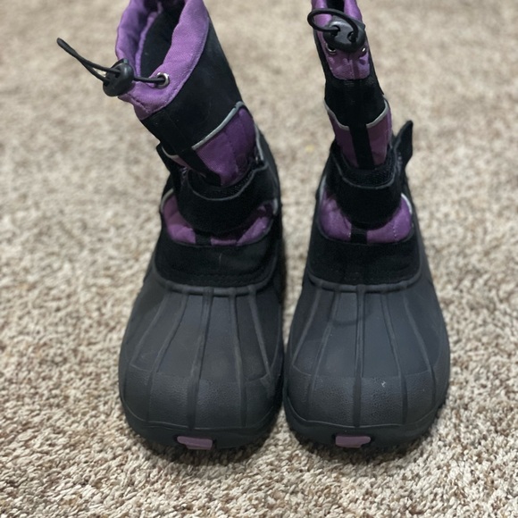 Winter boots! - Picture 3 of 3